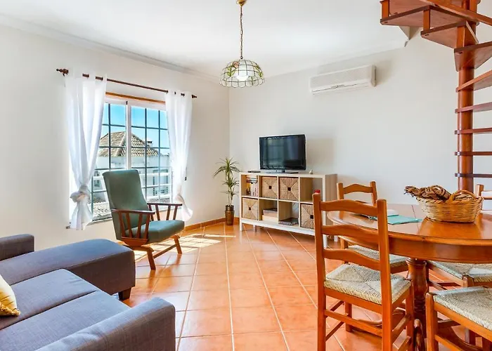 Luminous 3Bdr Apartment W/Balcony By Lovelystay